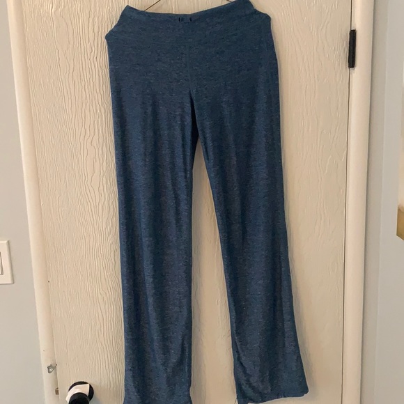 Women’s LULULemon loose fit tights, size 4 - Picture 1 of 4